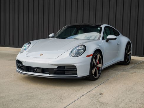 New 2026 Porsche 911 Carrera 4S image 8