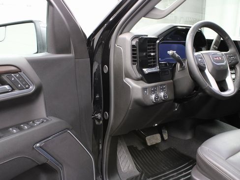 Used 2024 GMC Sierra 1500 SLT image 45