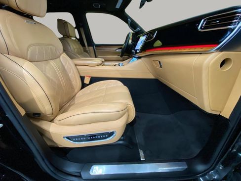 Used 2022 Jeep Grand Wagoneer Series III w/ Flexible Seating Group image 34