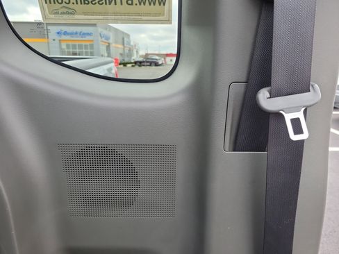 Certified 2017 Nissan Frontier SV w/ SV Value Truck Package image 12