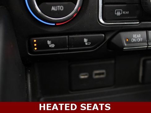 Used 2023 Chevrolet Suburban Z71 w/ Luxury Package image 15