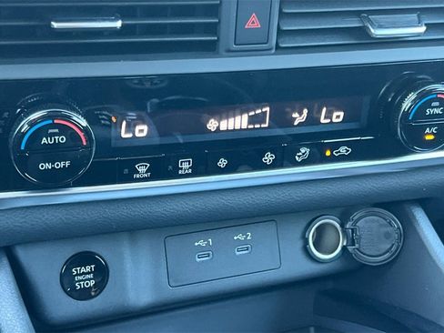 Used 2025 Nissan Rogue SV image 22