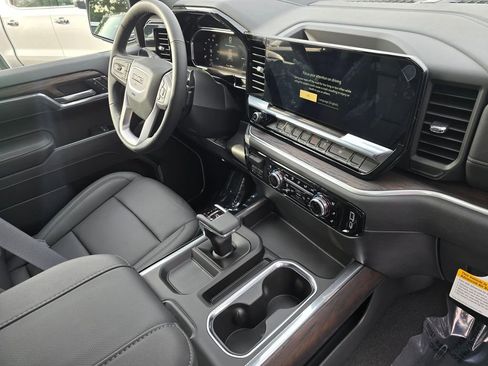 Used 2026 GMC Sierra 1500 SLT w/ SLT Premium Plus Package AWD/4WD image 9