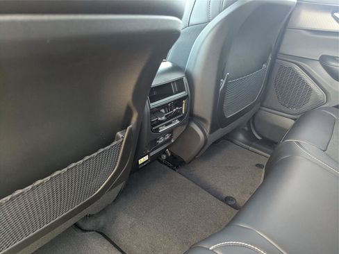 New 2025 Jeep Grand Cherokee Altitude image 22