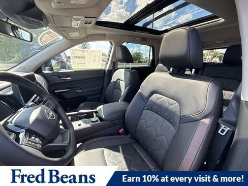 New 2026 Nissan Pathfinder Platinum AWD/4WD image 19