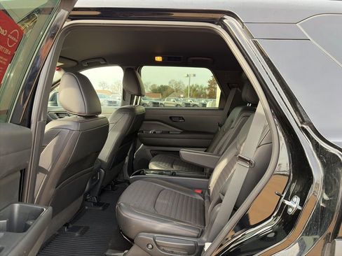 Certified 2025 Nissan Pathfinder Rock Creek image 8
