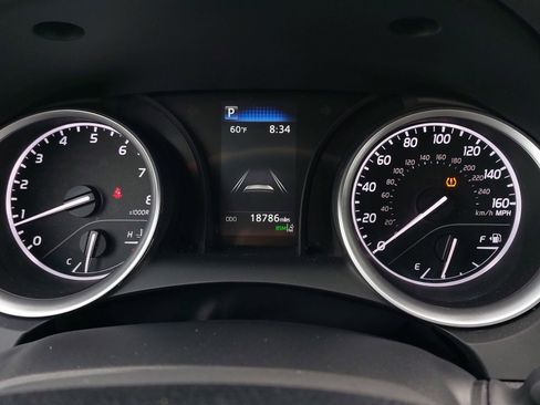 Used 2024 Toyota Camry LE w/ Convenience Package image 9