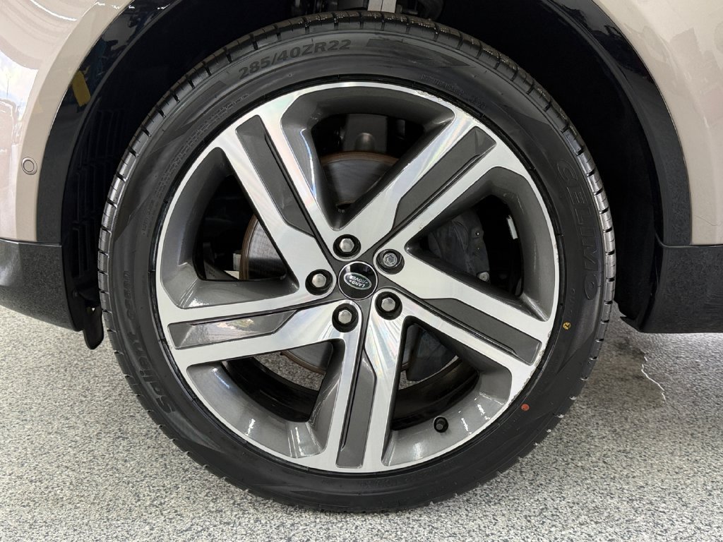 Used 2023 Land Rover Discovery HSE R-Dynamic AWD/4WD image 46