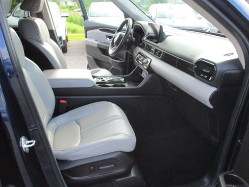 Certified 2025 Honda Pilot EX-L image 16