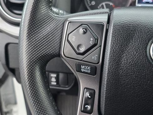 Used 2022 Toyota Tacoma TRD Off-Road image 20