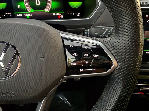 Used 2023 Volkswagen Tiguan SE R-Line image 26