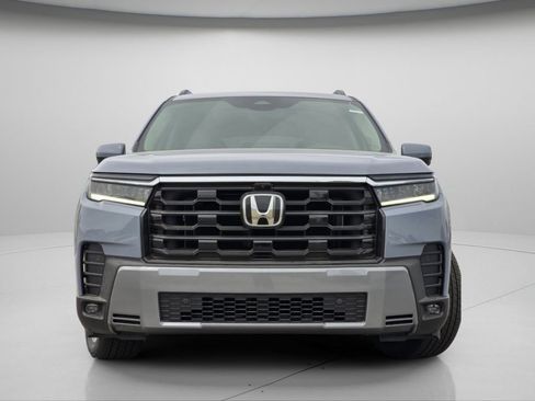 New 2026 Honda Pilot Touring image 3
