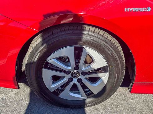 Used 2016 Toyota Prius Four w/ Advanced Technology Package image 11