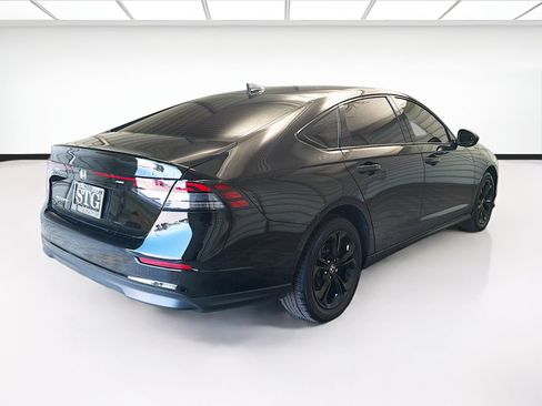 Used 2025 Honda Accord SE image 4