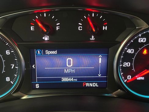 Certified 2022 Chevrolet Equinox RS w/ LPO, Floor Liner Package image 3