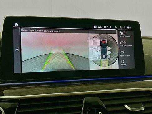 Used 2021 BMW 530i xDrive w/ Convenience Package image 18