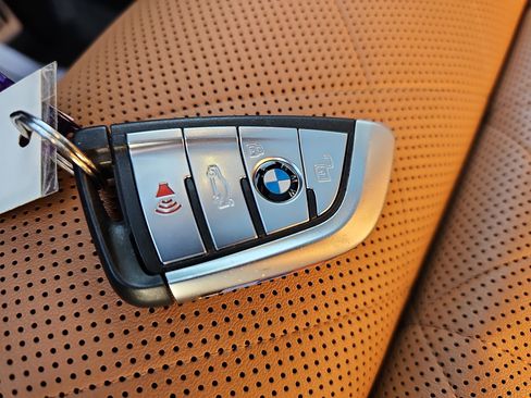 Used 2023 BMW X6 xDrive40i w/ M Sport Package image 37