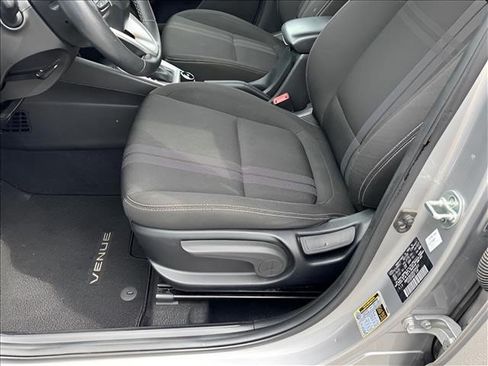 Certified 2024 Hyundai Venue SEL FWD image 7