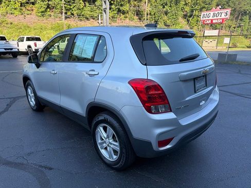 Used 2018 Chevrolet Trax LS AWD/4WD image 2