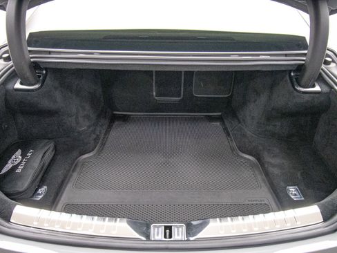 Used 2023 Bentley Flying Spur W12 image 39