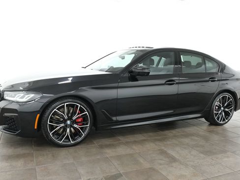 Used 2023 BMW M550i xDrive w/ Executive Package AWD/4WD image 2