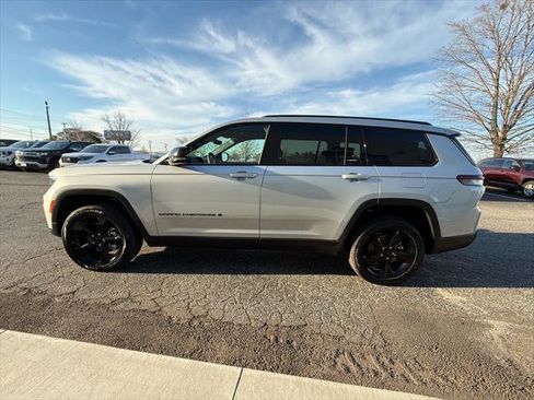 Certified 2025 Jeep Grand Cherokee L Altitude image 6