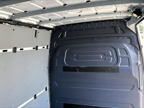 Used 2025 Mercedes-Benz Sprinter 2500 image 25