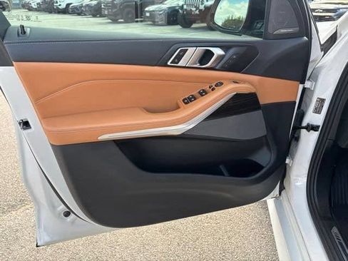 Used 2025 BMW X5 sDrive40i w/ M Sport Package RWD image 21