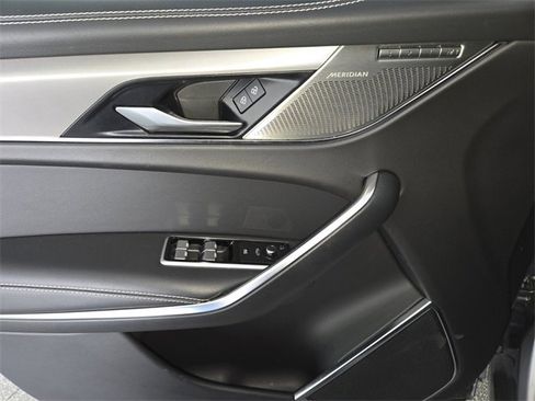 Used 2024 Jaguar F-PACE R-Dynamic S image 20