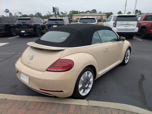 Used 2019 Volkswagen Beetle 2.0T Final Edition SEL image 5