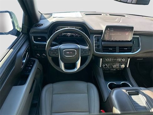 Used 2023 GMC Yukon SLT w/ SLT Premium Package image 20