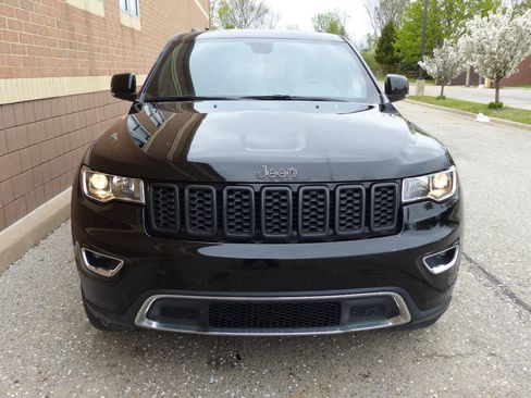 Used 2021 Jeep Grand Cherokee Limited AWD/4WD image 5