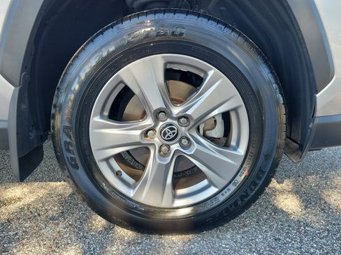 Used 2024 Toyota RAV4 XLE FWD image 8
