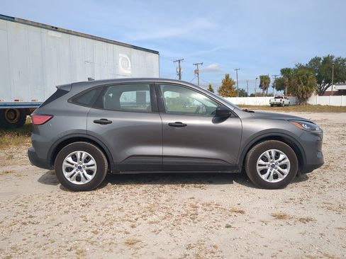 Used 2022 Ford Escape S image 3