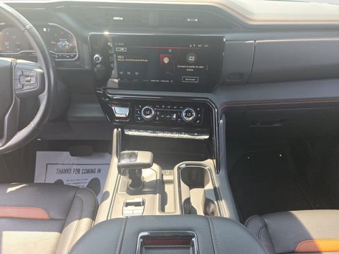 Used 2022 GMC Sierra 1500 AT4 w/ AT4 Premium Package AWD/4WD image 11