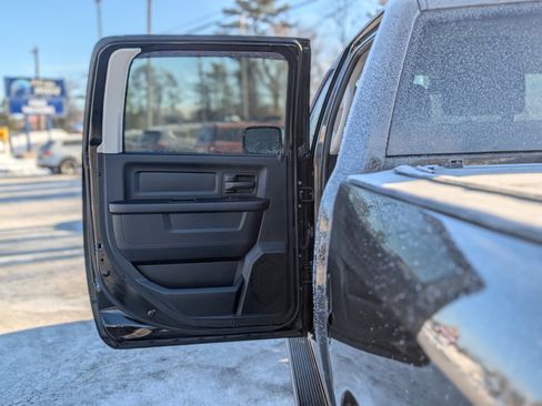 Used 2017 RAM 1500 Express w/ Black Ram 1500 Express Group image 30