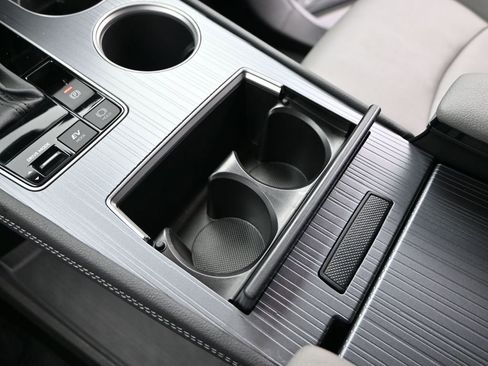 Used 2025 Toyota Sienna XLE image 26