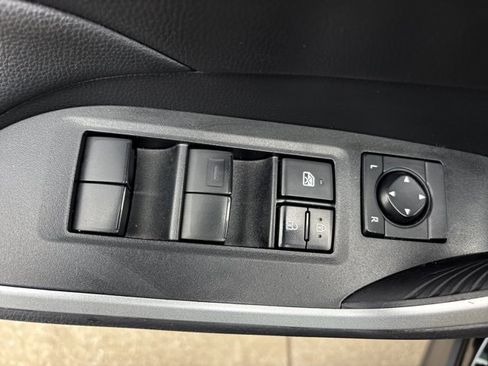 Used 2021 Toyota RAV4 XLE w/ Convenience Package image 21