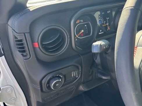 Used 2024 Jeep Wrangler Rubicon w/ Safety Group image 17