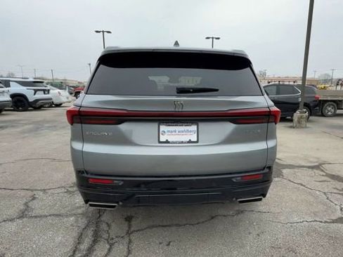 Used 2025 Buick Enclave Sport Touring FWD image 7