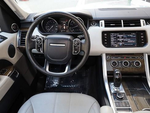 Used 2014 Land Rover Range Rover Sport HSE image 40