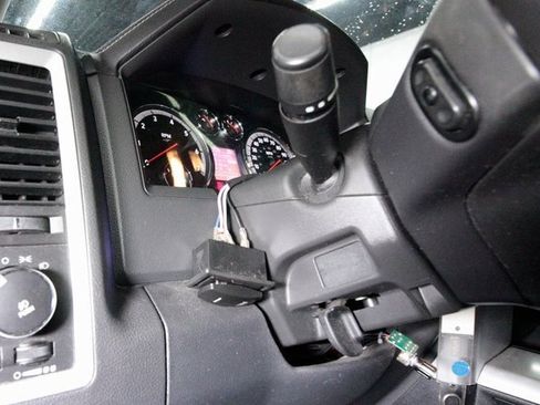 Used 2011 RAM 1500 Sport w/ Remote Start & Security Group image 11