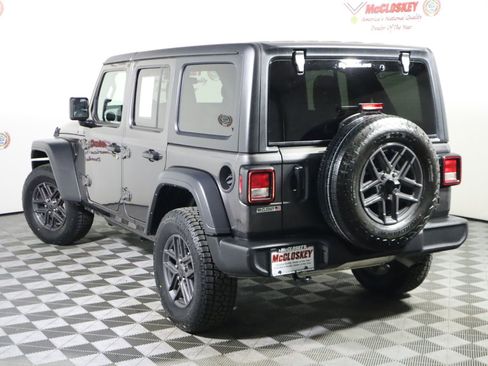 Used 2024 Jeep Wrangler Sport S image 12