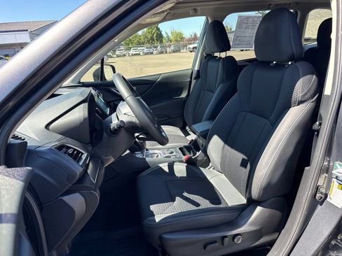 Used 2024 Subaru Forester Premium AWD/4WD image 10