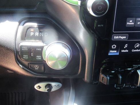 Used 2023 RAM 1500 Laramie AWD/4WD image 30