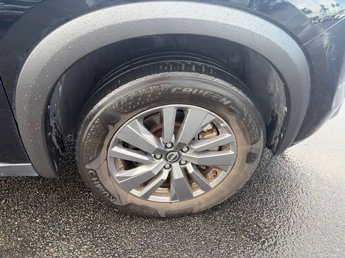 Used 2025 Nissan Pathfinder SV FWD image 9