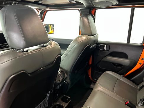 Used 2025 Jeep Gladiator Mojave image 19