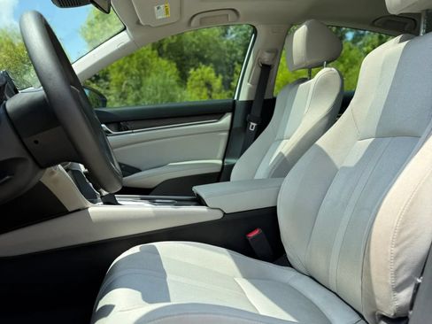 Used 2018 Honda Accord EX image 5