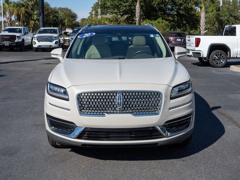 Used 2020 Lincoln Nautilus Reserve w/ Equipment Group 201A image 8