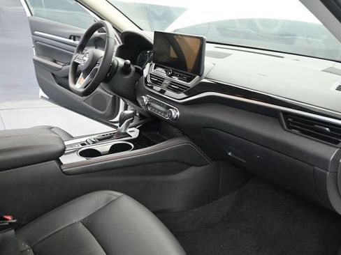 Used 2025 Nissan Altima 2.5 SR w/ SR Premium Package AWD/4WD image 43
